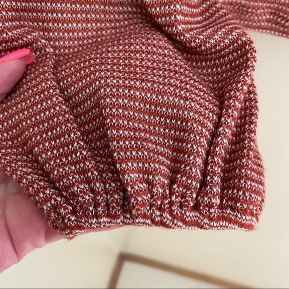 𝅺🎀 Sadie and Sage, rust striped long sleeved top, size S - Picture 5 of 8